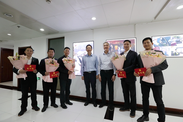 寧波海運(yùn)感謝勞模工匠為企業(yè)發(fā)展所做的貢獻(xiàn)。陸瑩攝_副本.jpg
